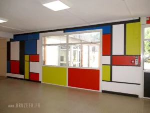 Décoration murale inspirée de l’œuvre du peintre Mondrian, par Bruzefh