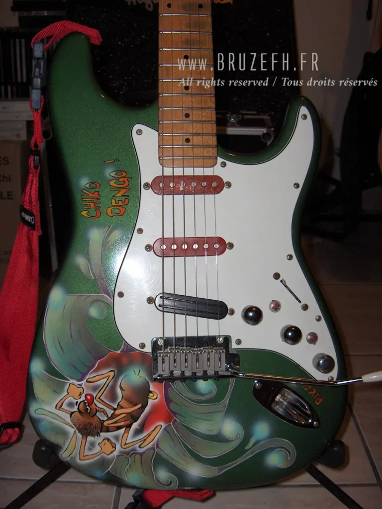 Stratocaster Chiko Dengo - Décoration de guitare par l'artiste Bruzefh